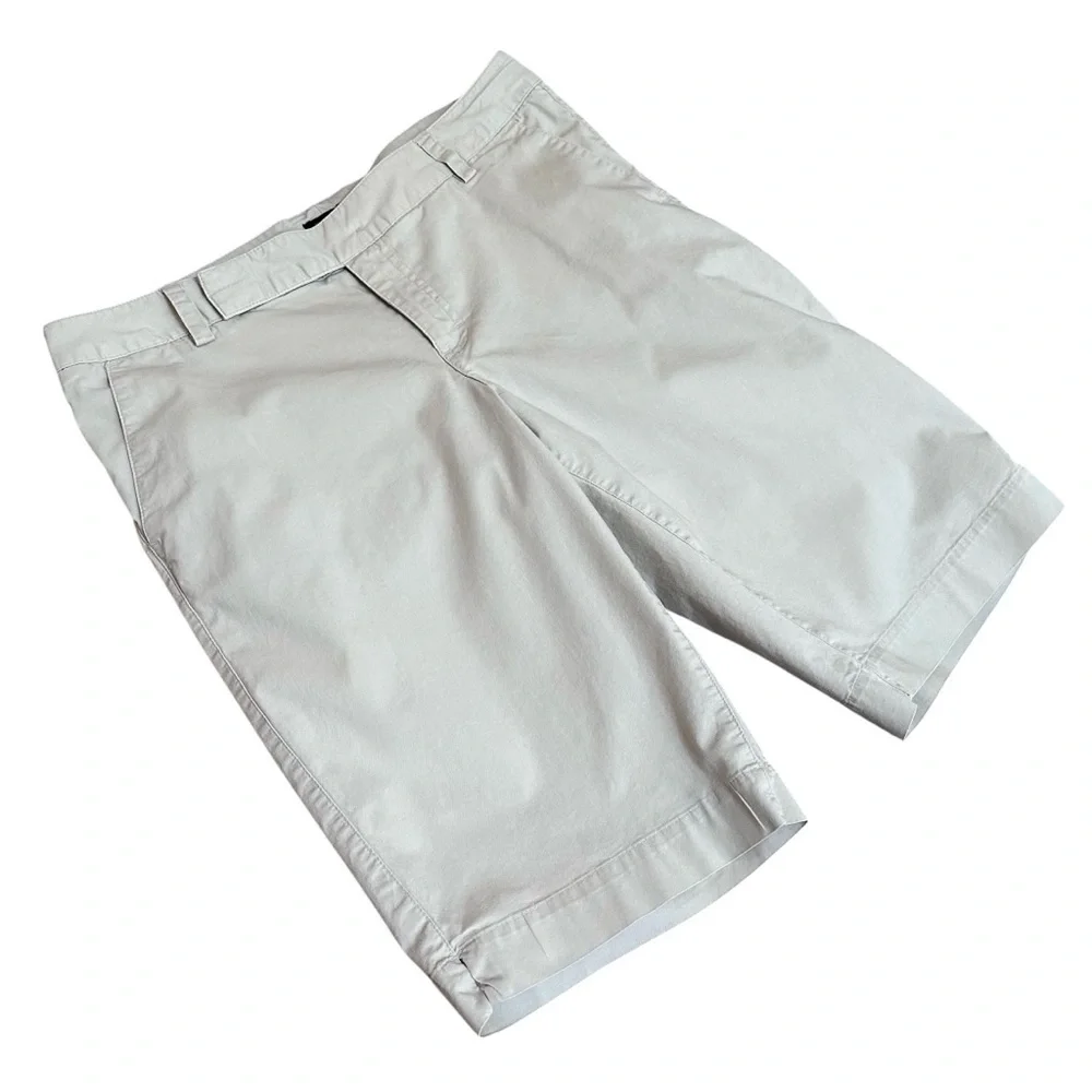 Mossimo Women’s Flat Front Walking Shorts in Khaki Size 8 EUC